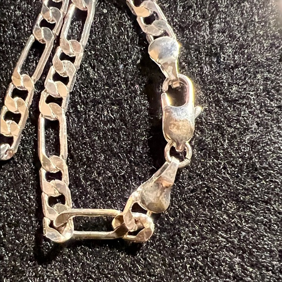925 Sterling Silver 26” Figaro-Style Chain Necklace in Silver - Picture 2 of 3